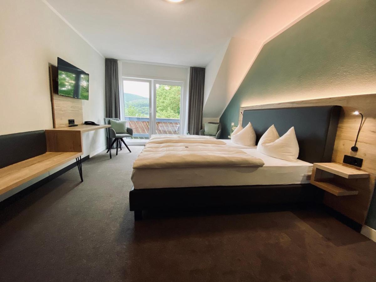 Hotel & Restaurant Kronenhof Am Weser-Radweg Oberweser 외부 사진