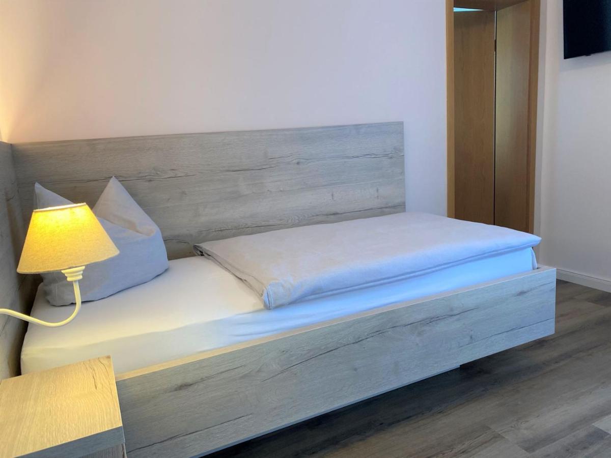 Hotel & Restaurant Kronenhof Am Weser-Radweg Oberweser 외부 사진