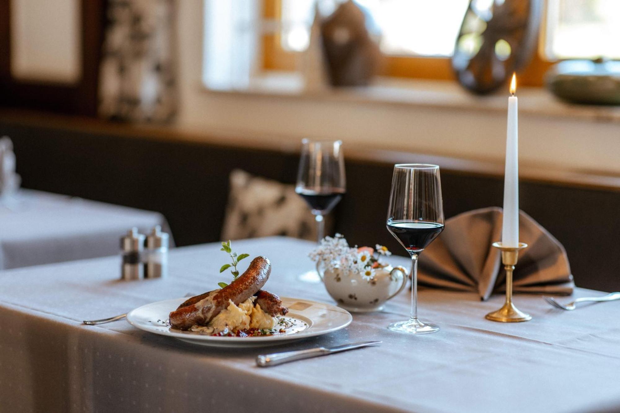 Hotel & Restaurant Kronenhof Am Weser-Radweg Oberweser 외부 사진