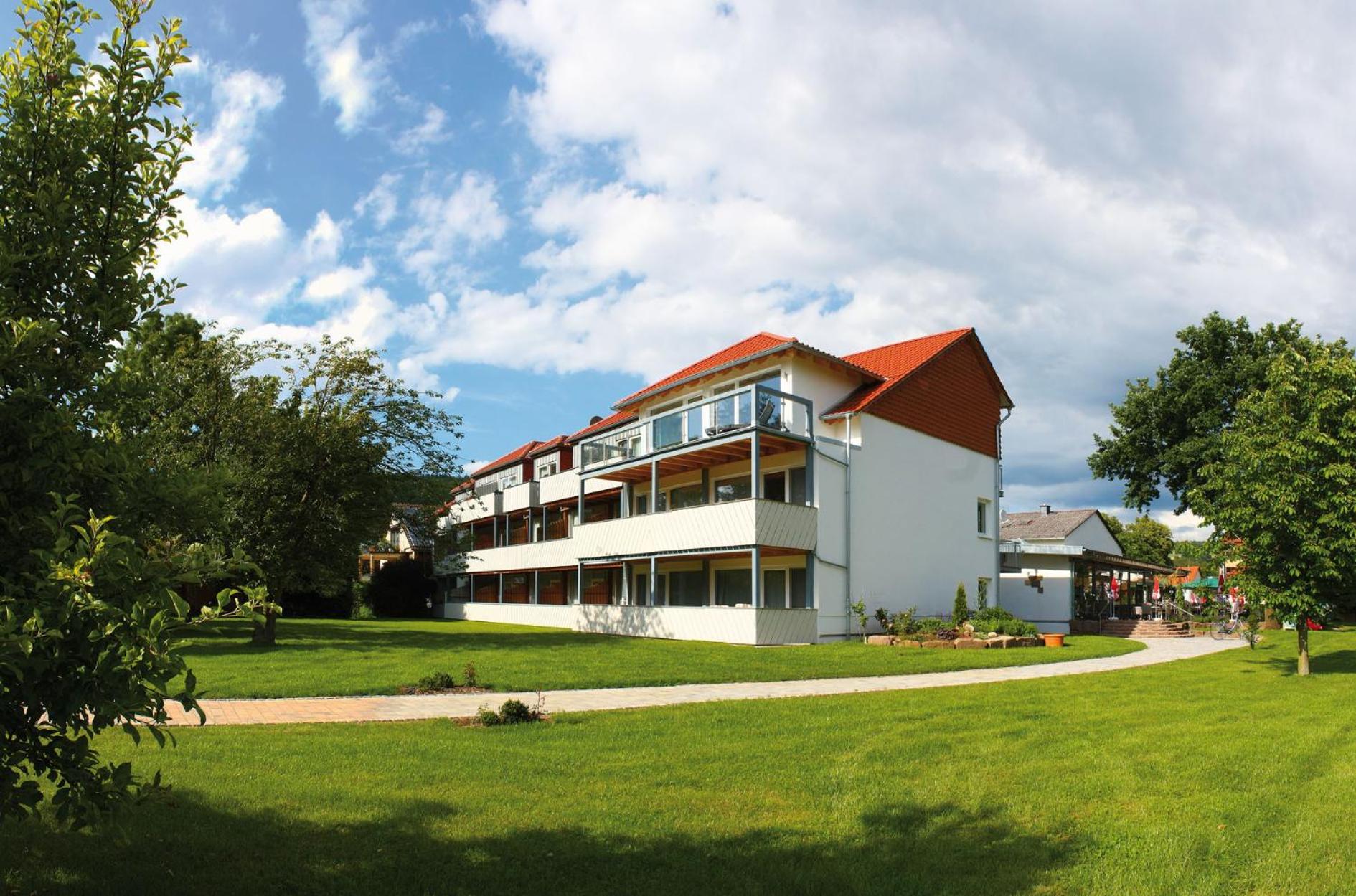 Hotel & Restaurant Kronenhof Am Weser-Radweg Oberweser 외부 사진