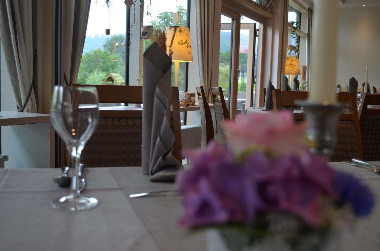 Hotel & Restaurant Kronenhof Am Weser-Radweg Oberweser 외부 사진