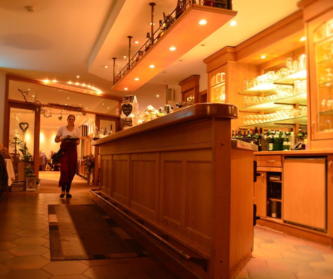 Hotel & Restaurant Kronenhof Am Weser-Radweg Oberweser 외부 사진